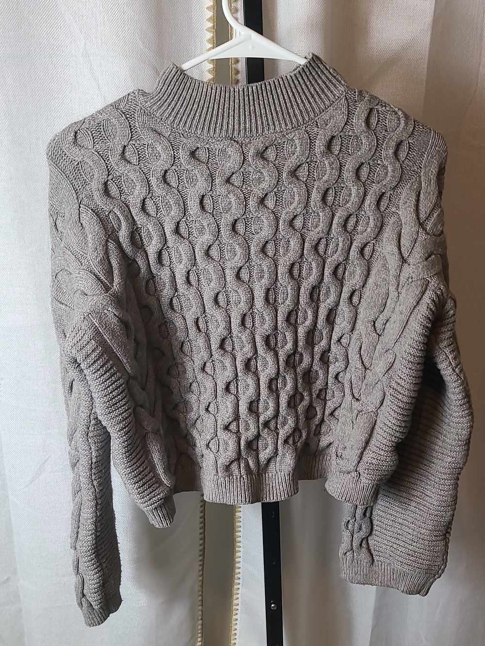 Anthropologie cable knit sweater Cropped Grey Sweater. Womens Small - Picture 3 of 7